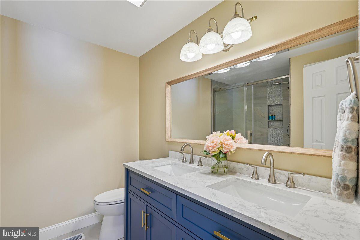 DAMASCUS OUTSIDE - Residential