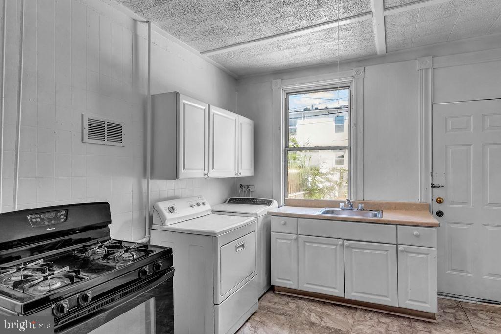 WASHINGTON VILLAGE - Residential