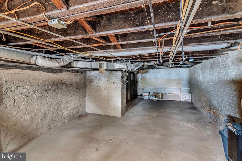 WASHINGTON VILLAGE - Residential