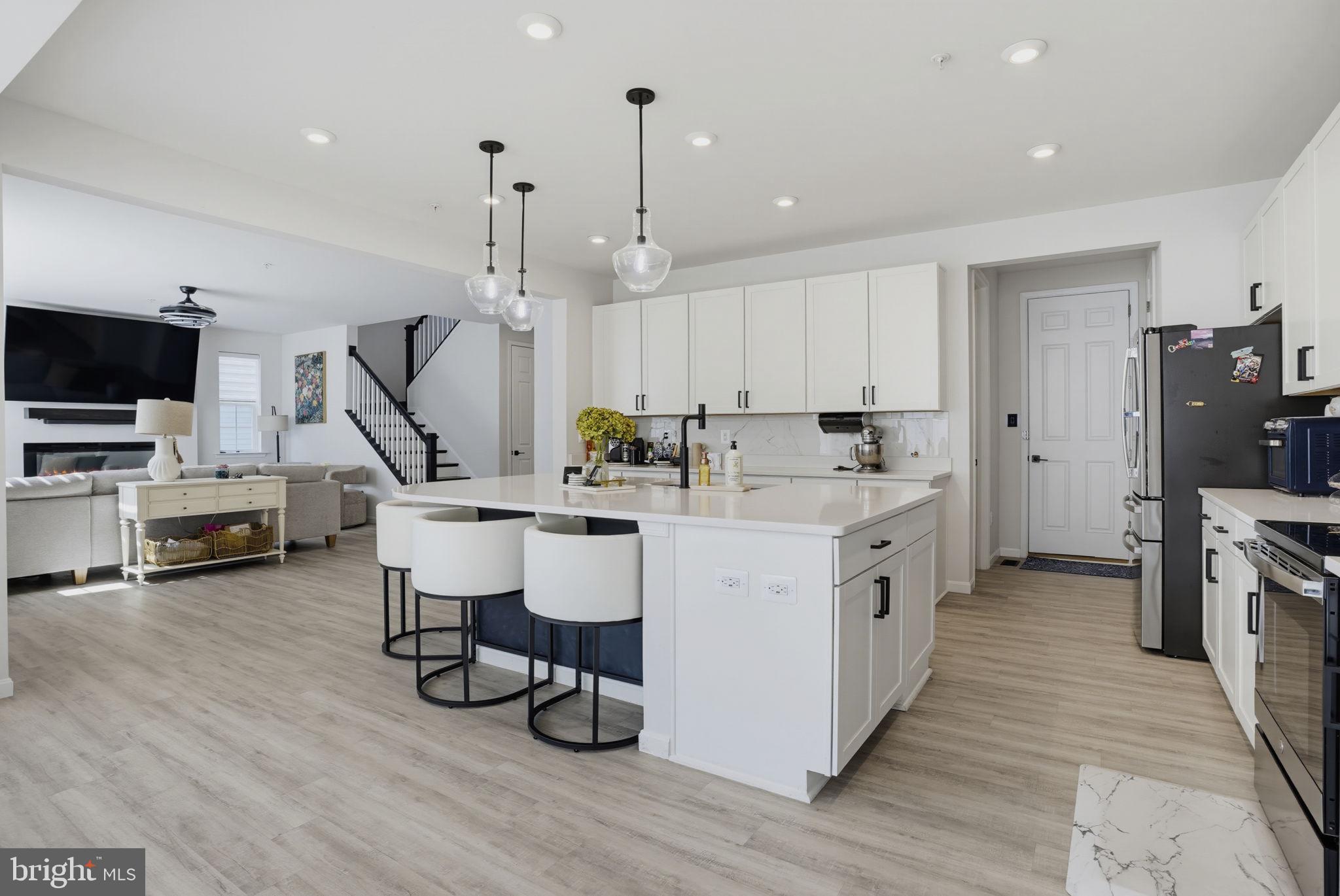 23444 LINDSAY DRIVE
