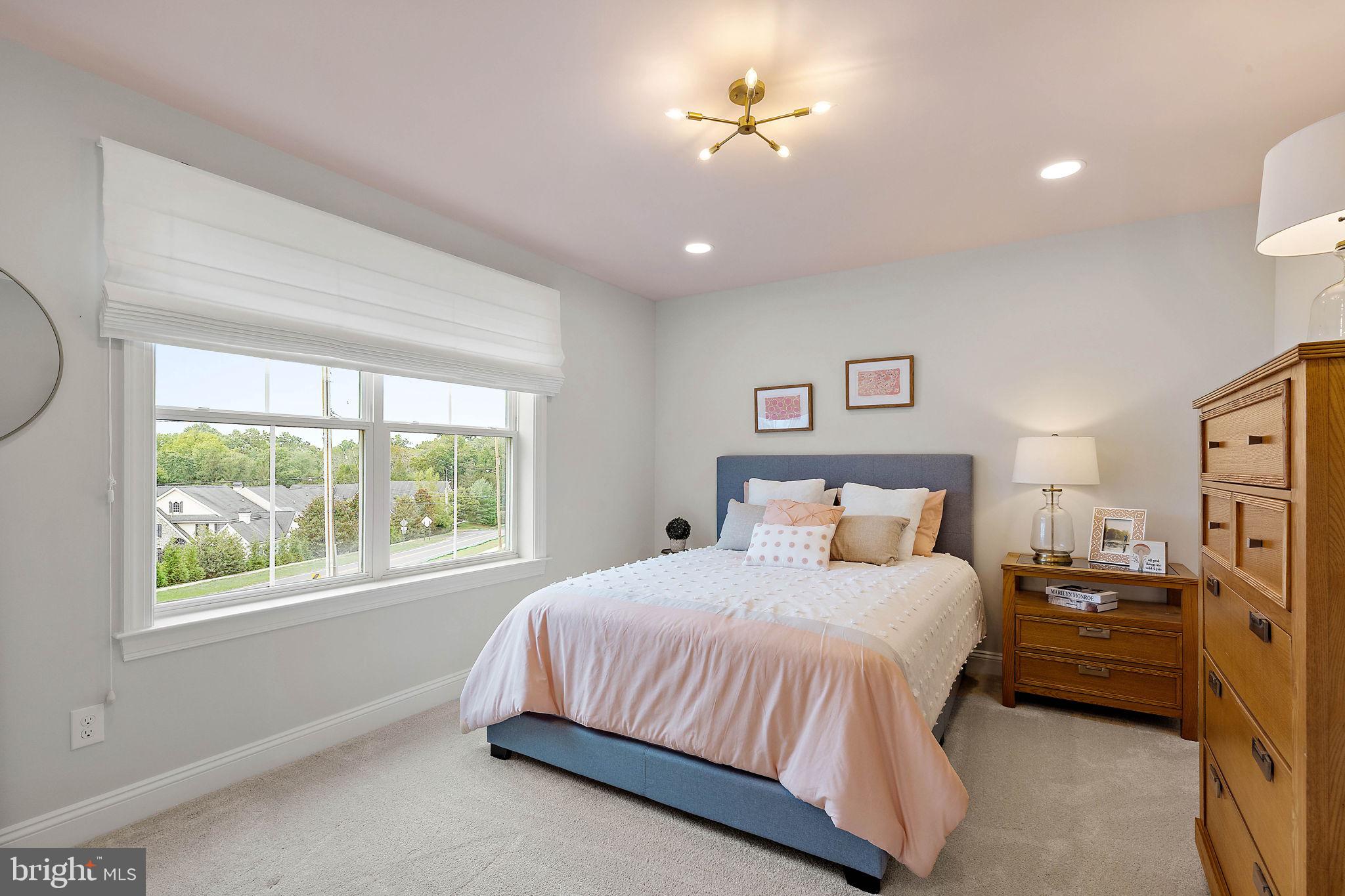 POND VIEW ESTATES - Residential