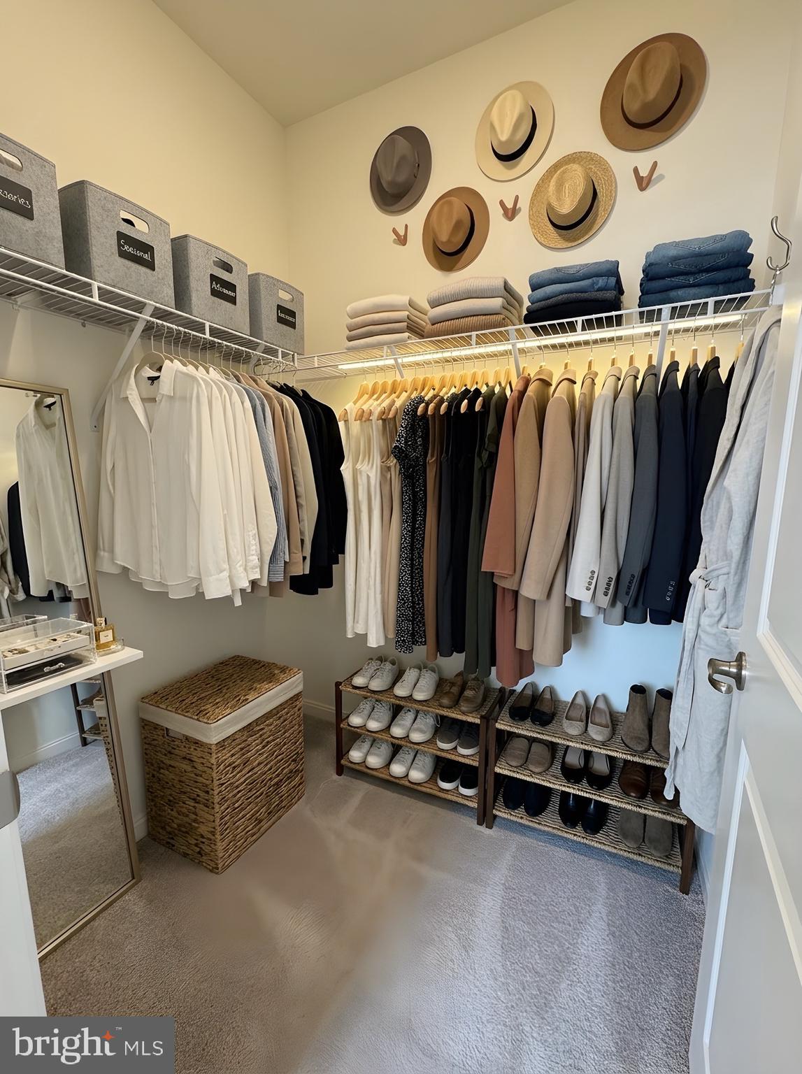 POND VIEW ESTATES - Residential