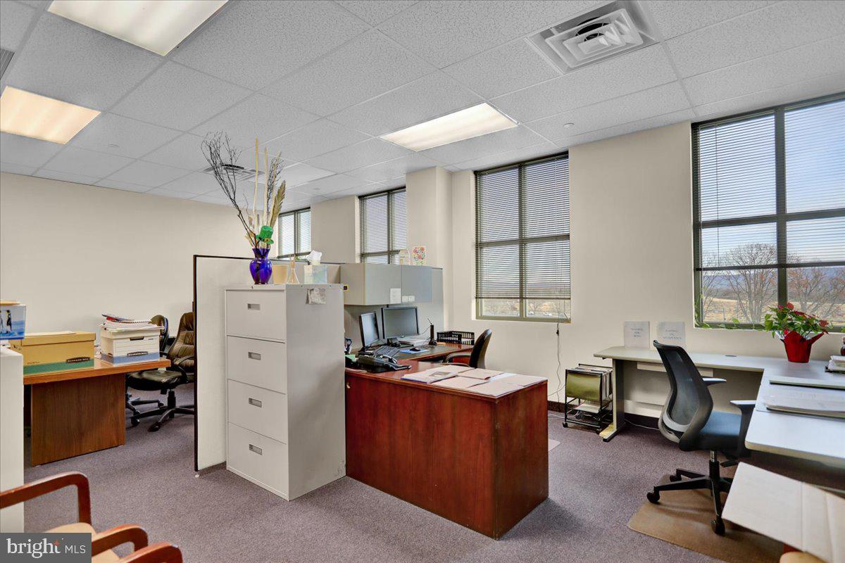 SPRING RIDGE - Commercial Sale