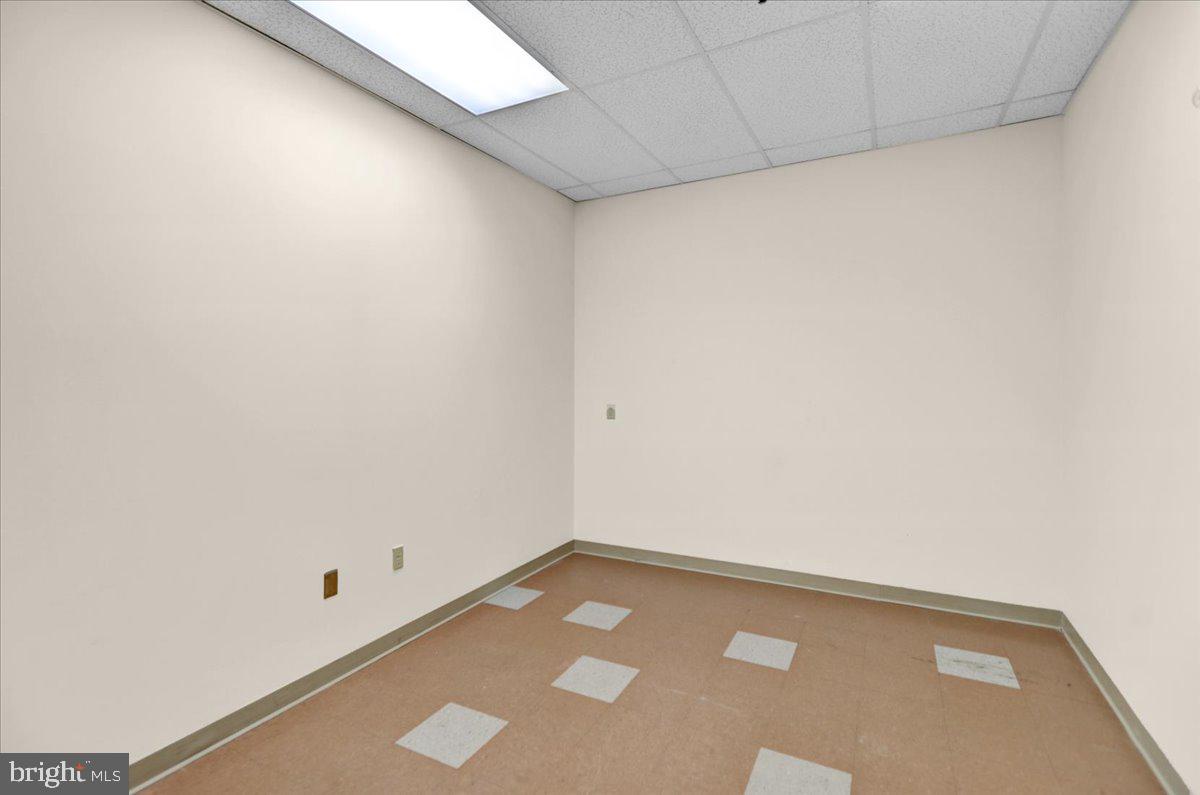 SPRING RIDGE - Commercial Sale