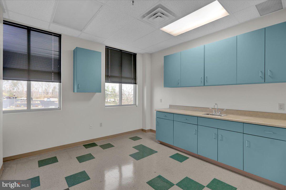 SPRING RIDGE - Commercial Sale