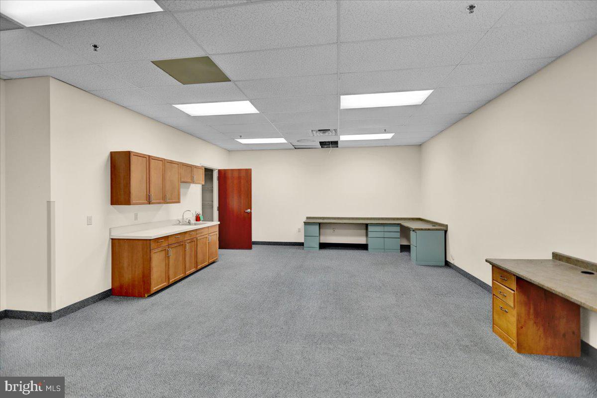 SPRING RIDGE - Commercial Sale