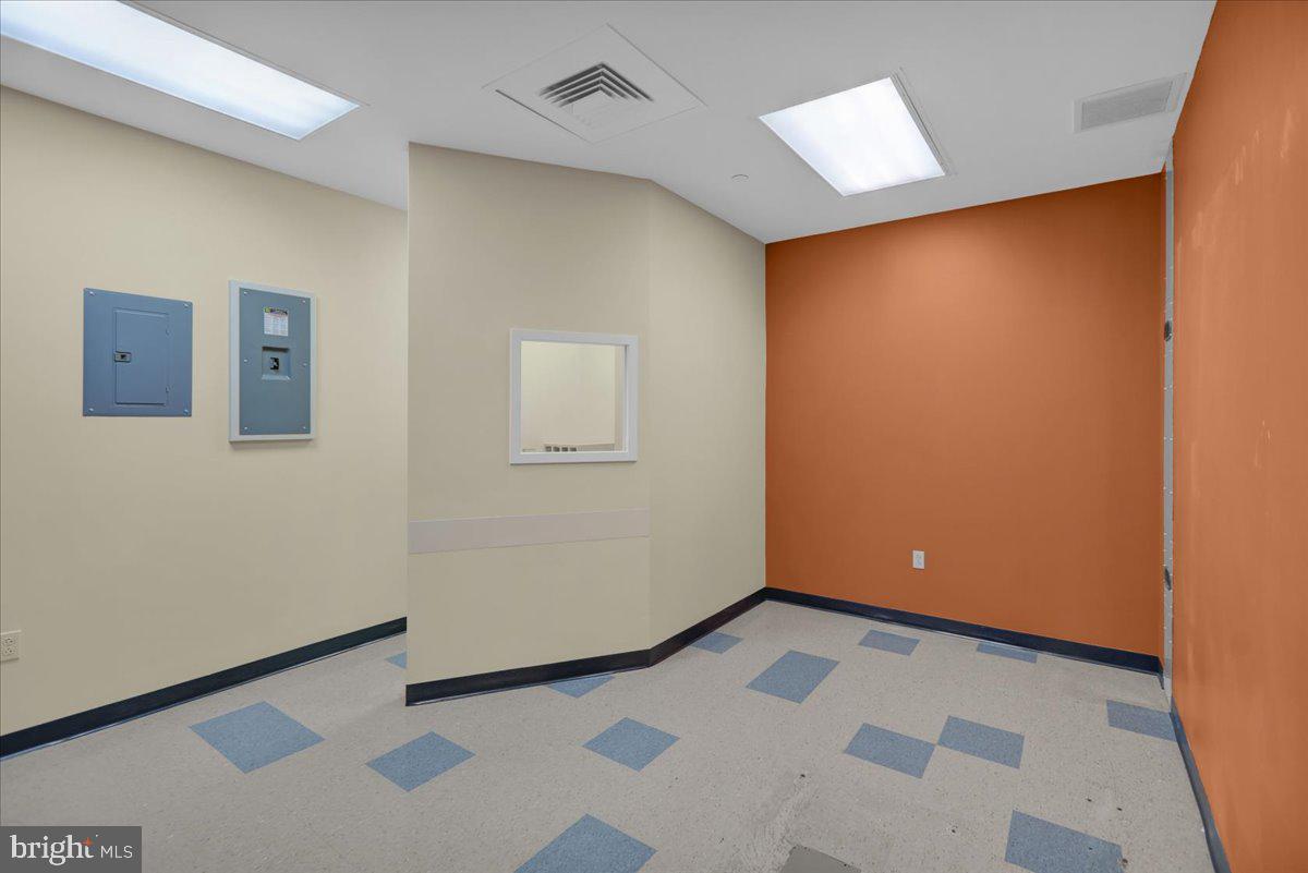 SPRING RIDGE - Commercial Sale