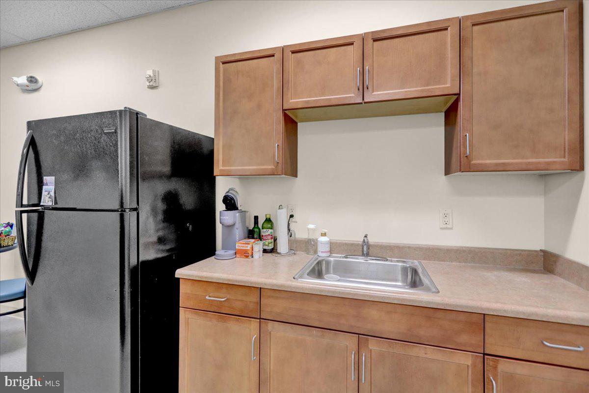 SPRING RIDGE - Commercial Sale