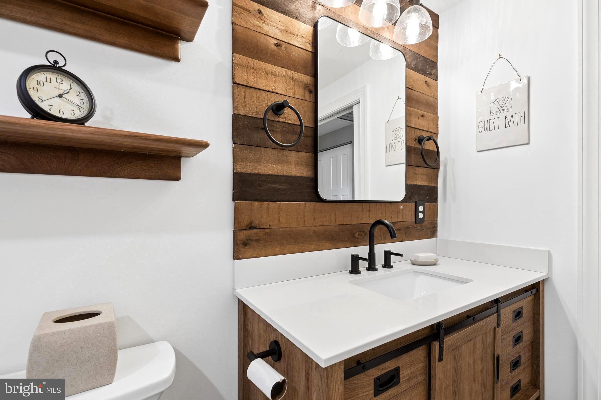 BAY HILLS - Residential