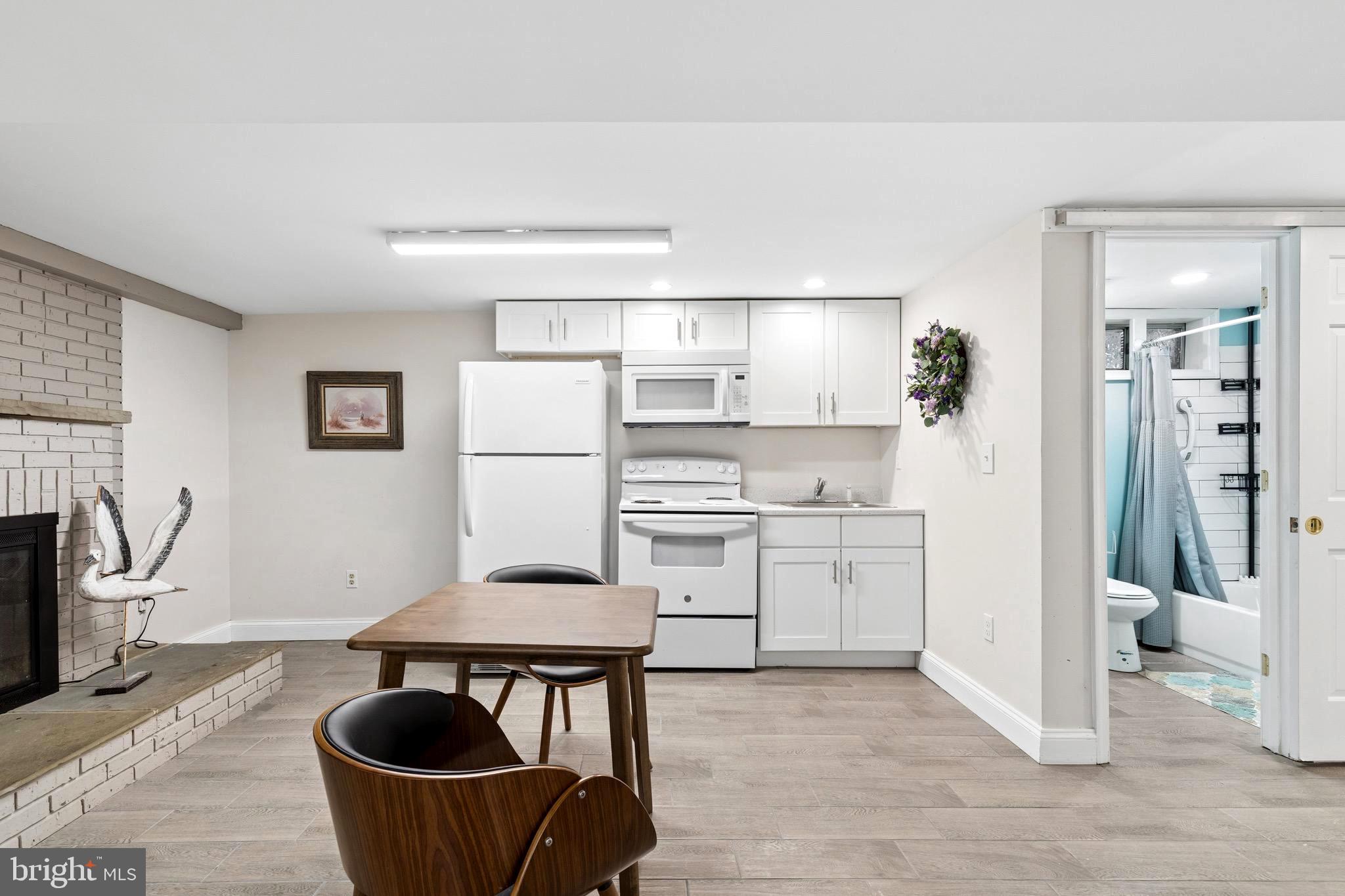 BAY HILLS - Residential