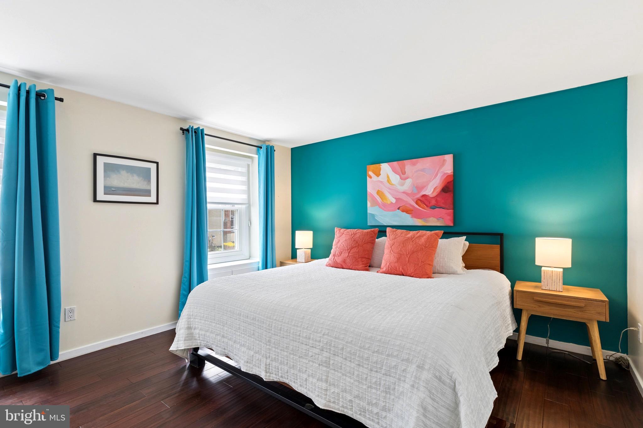 BAY HILLS - Residential