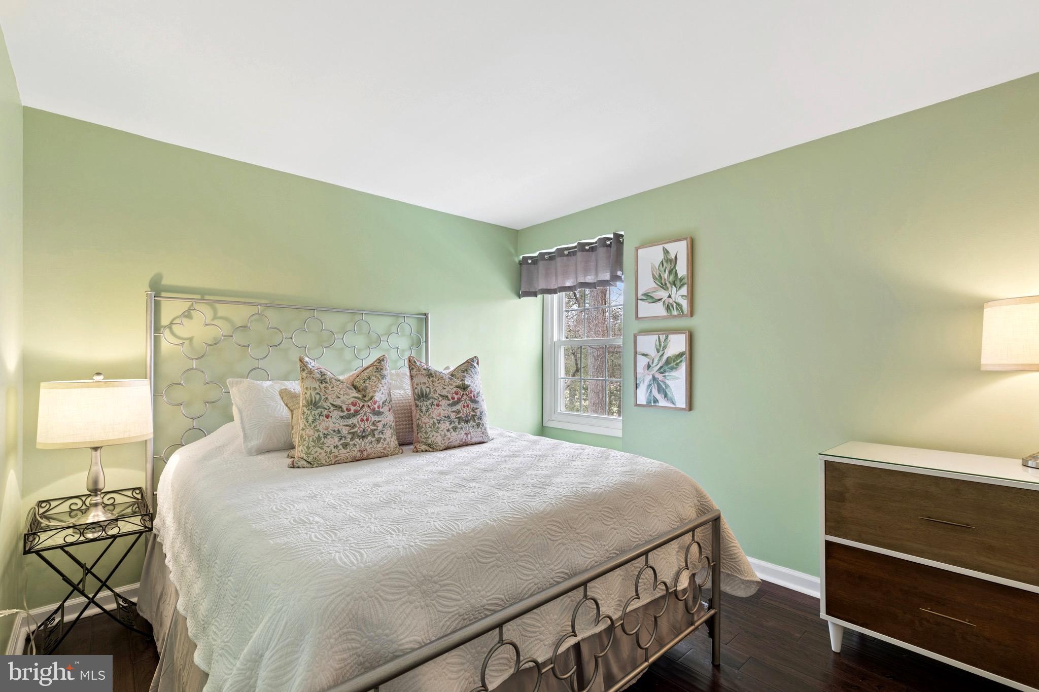 BAY HILLS - Residential