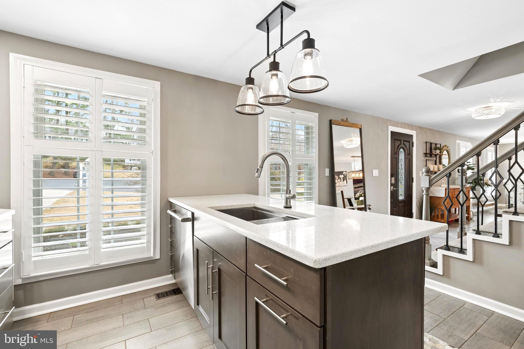 BAY HILLS - Residential