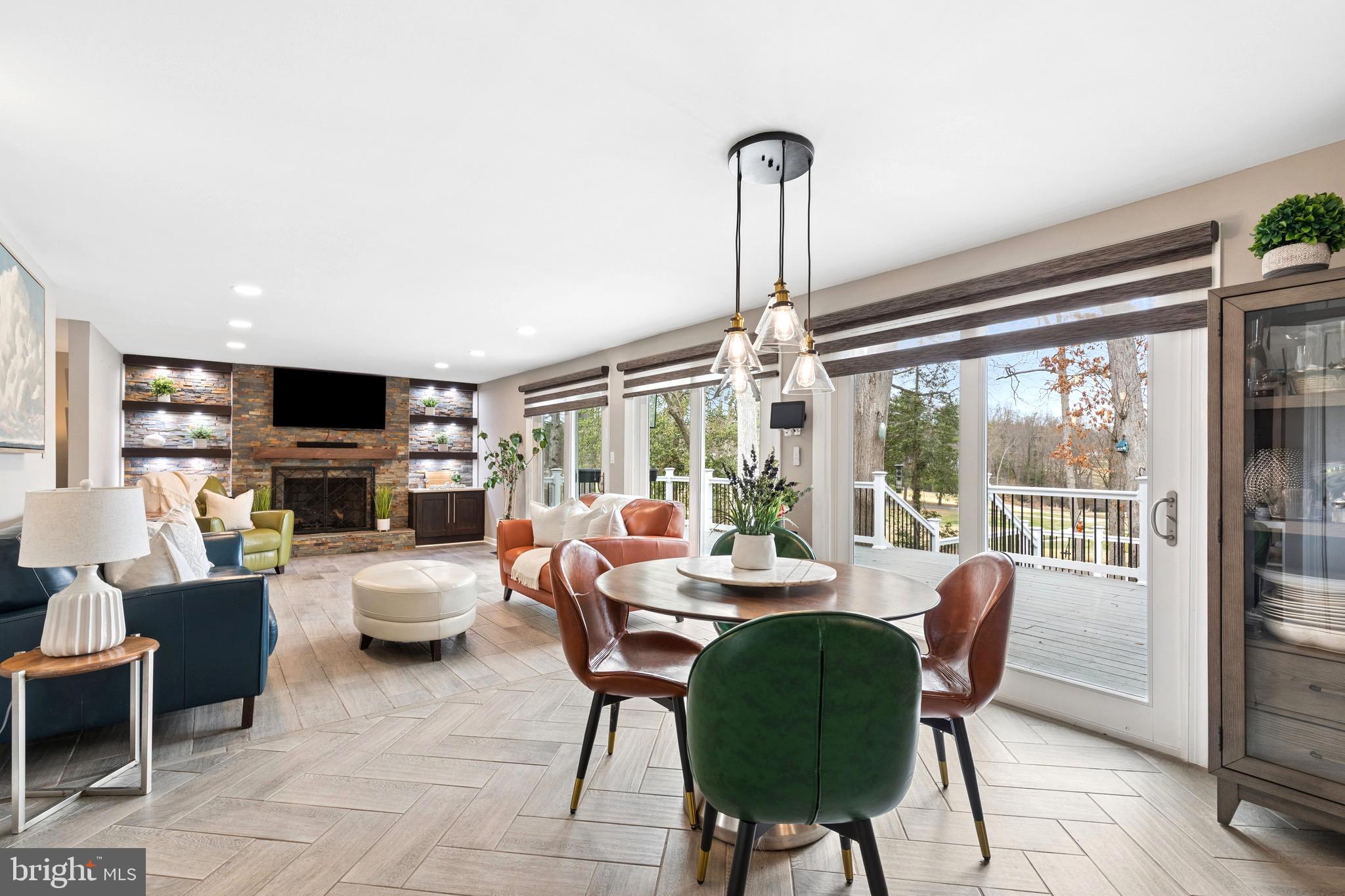 BAY HILLS - Residential