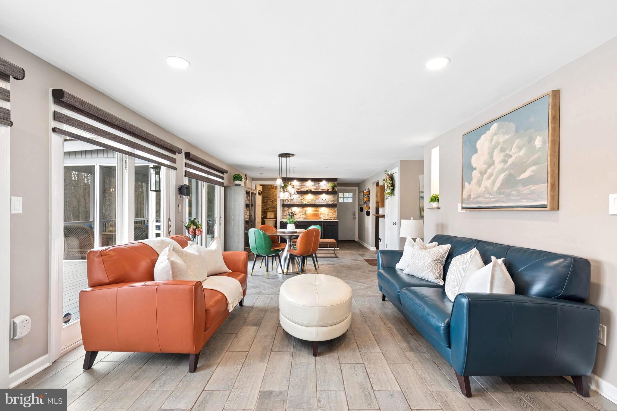 BAY HILLS - Residential