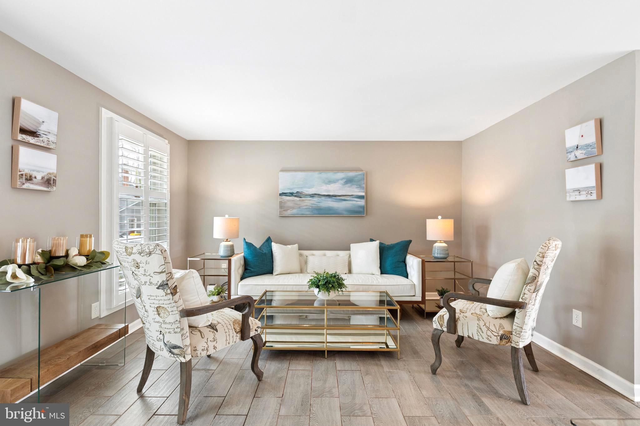 BAY HILLS - Residential