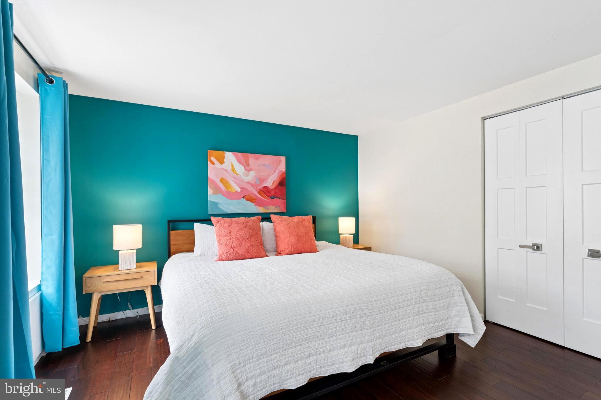 BAY HILLS - Residential