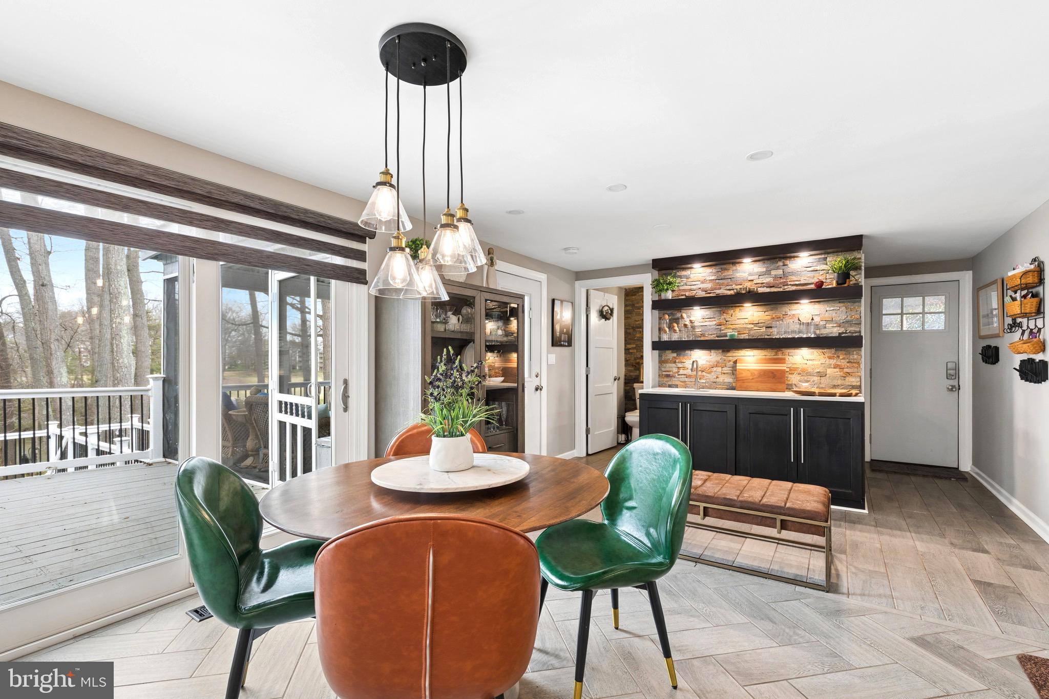 BAY HILLS - Residential