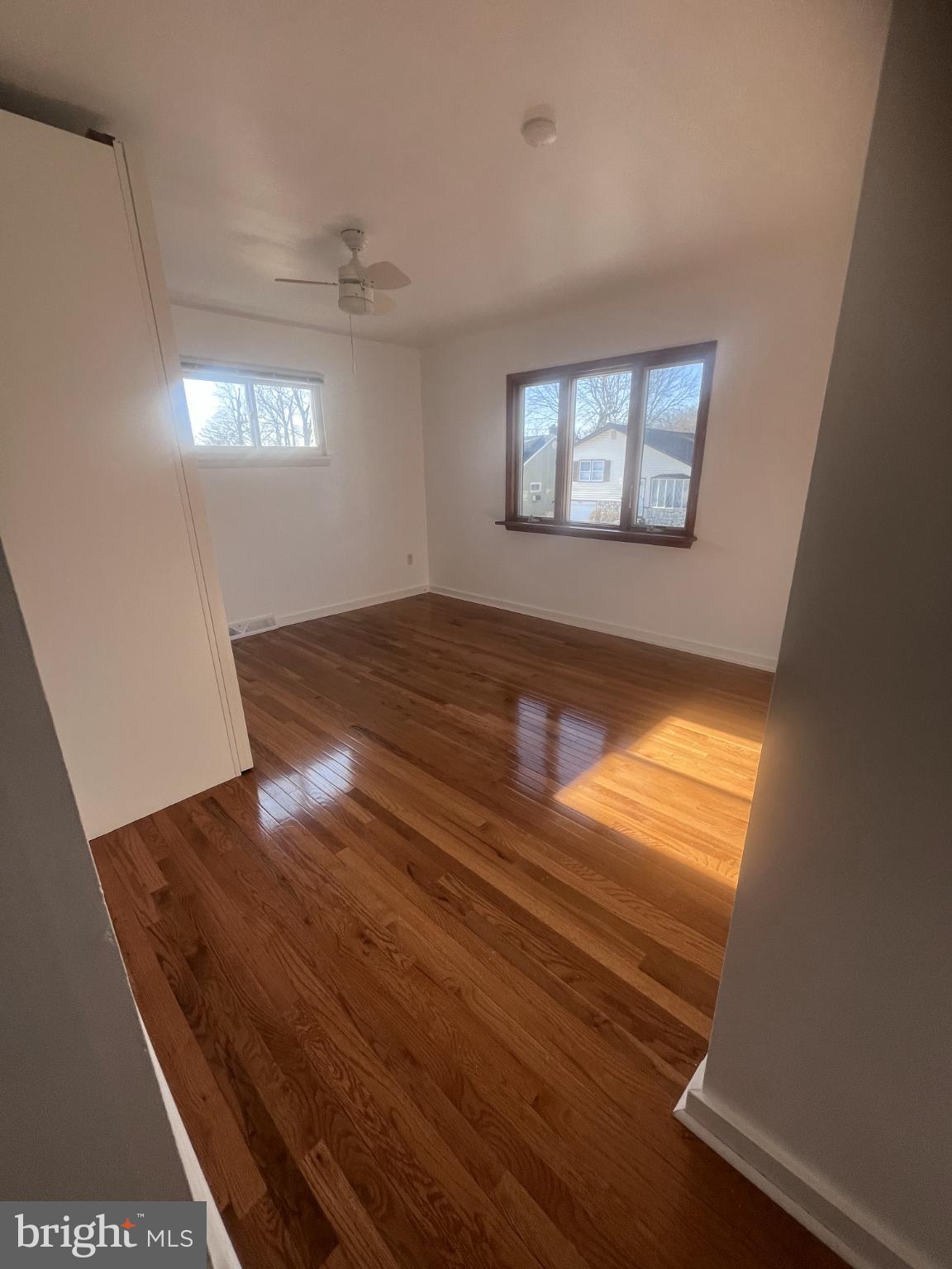 ROSLYN - Residential Lease