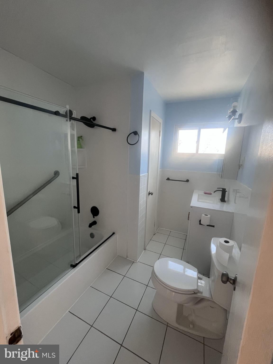 ROSLYN - Residential Lease