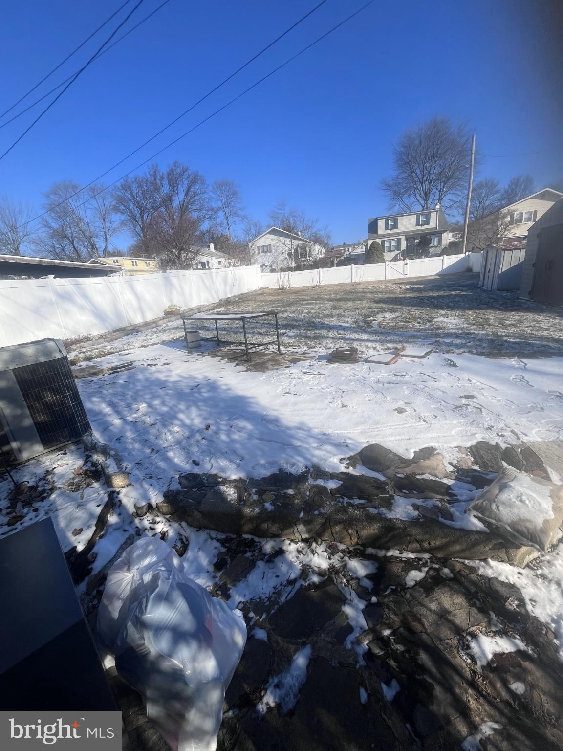 ROSLYN - Residential Lease