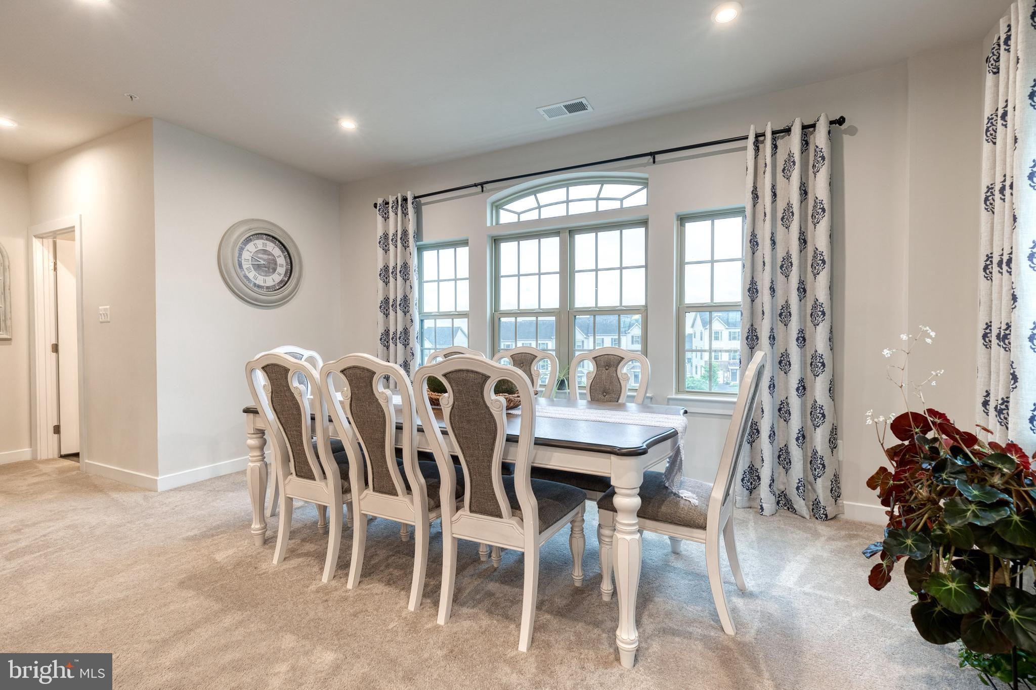 OAKDALE VILLAGE - Residential Lease