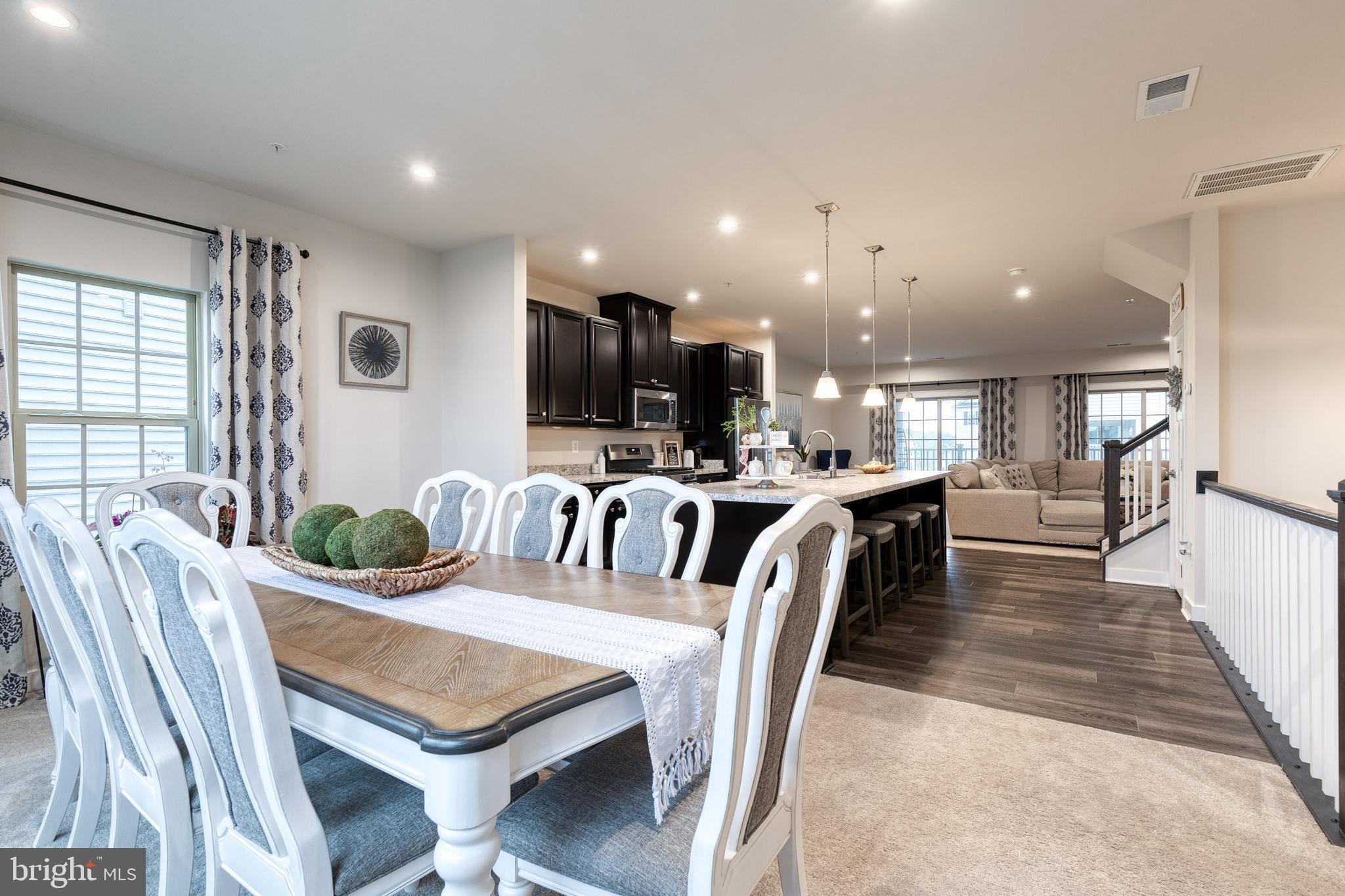 OAKDALE VILLAGE - Residential Lease