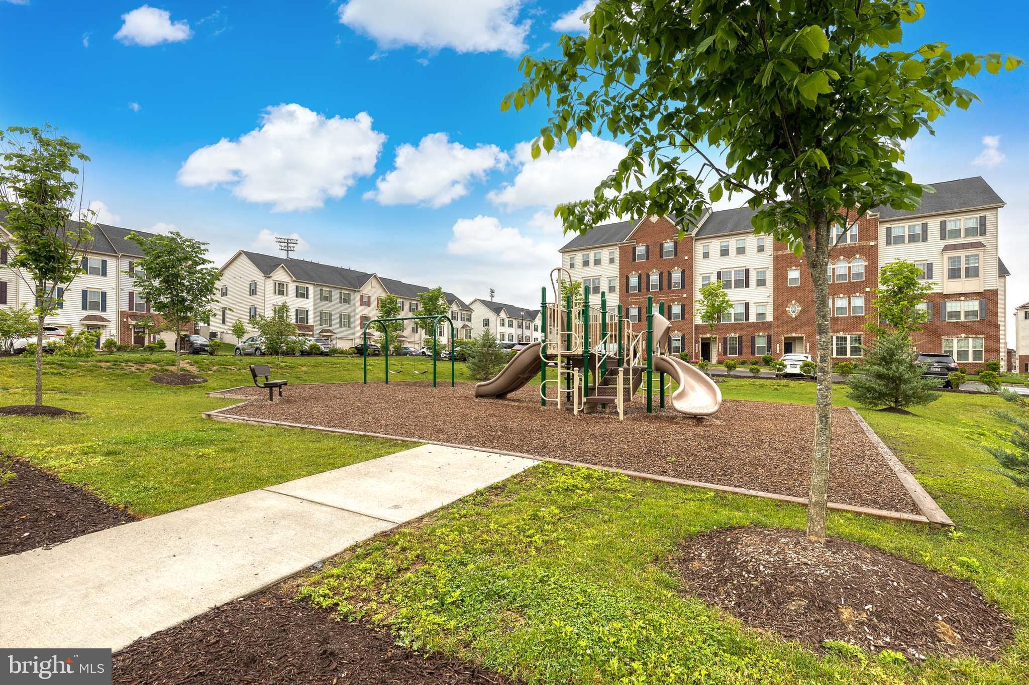 OAKDALE VILLAGE - Residential Lease