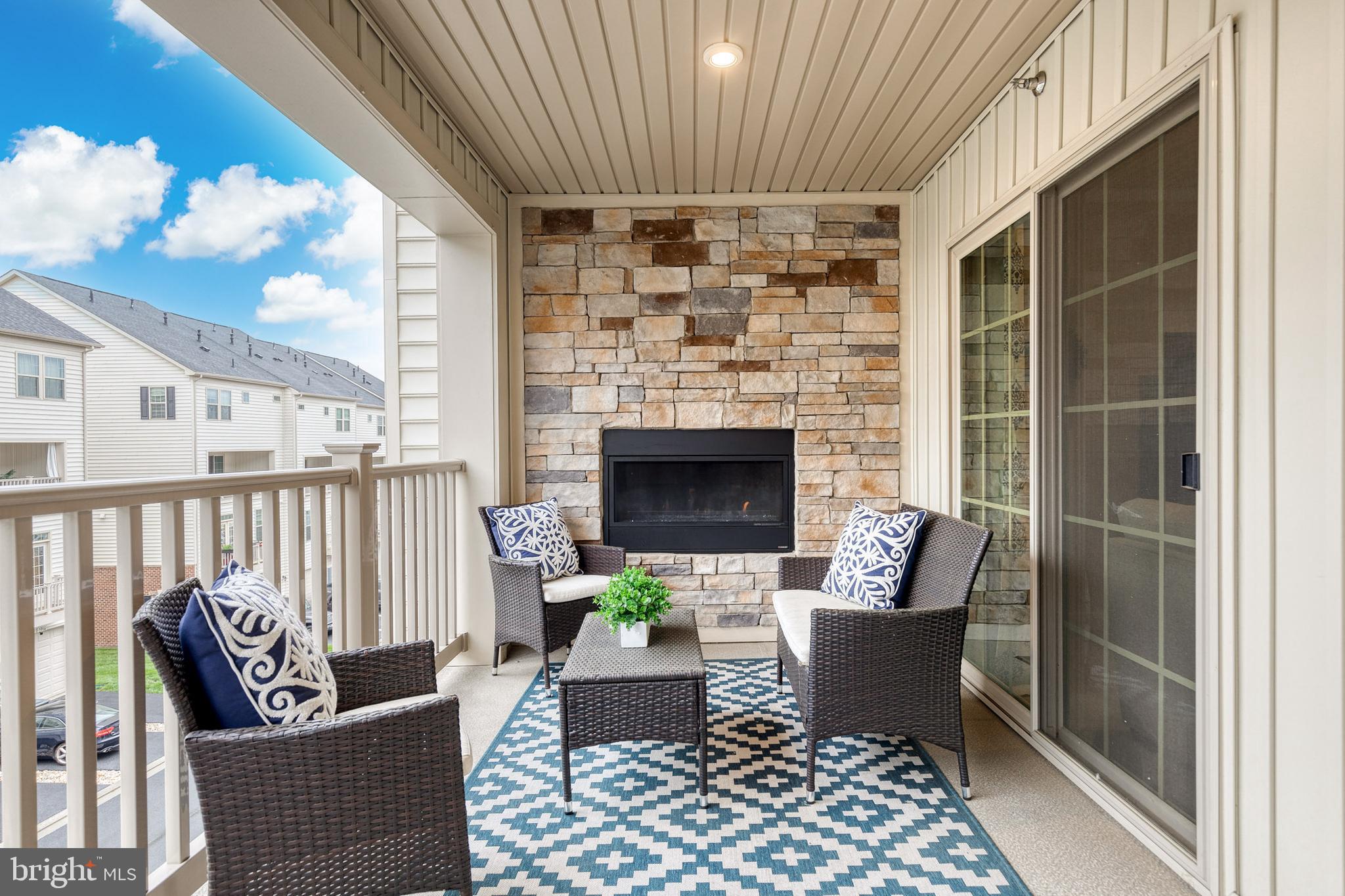 OAKDALE VILLAGE - Residential Lease