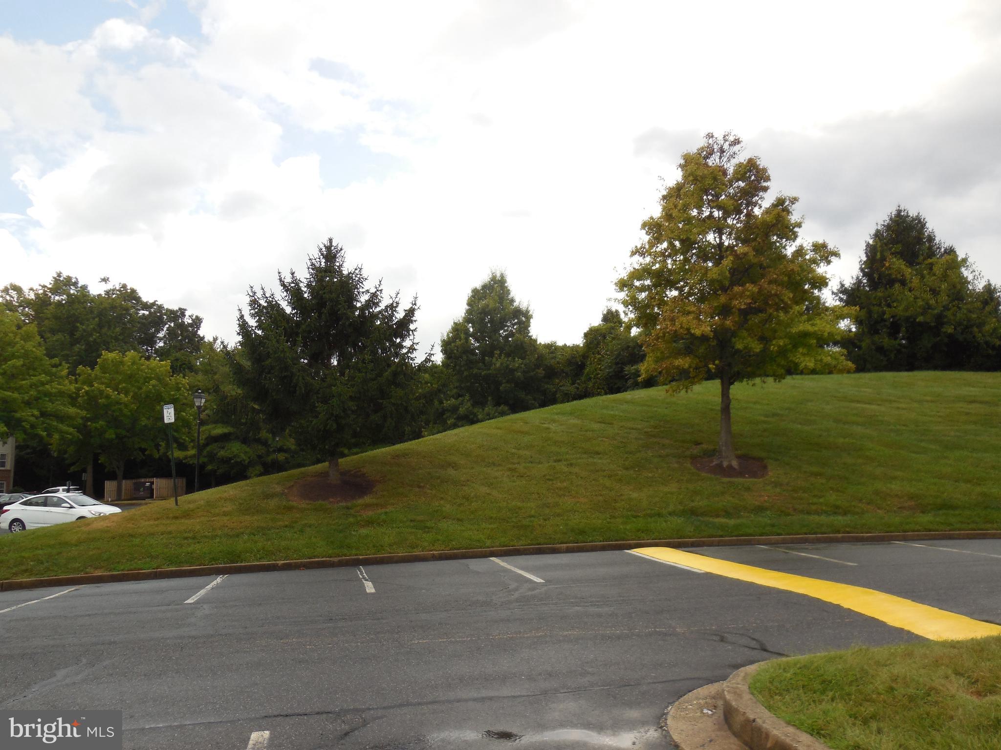 LAURELS CONDO - Residential