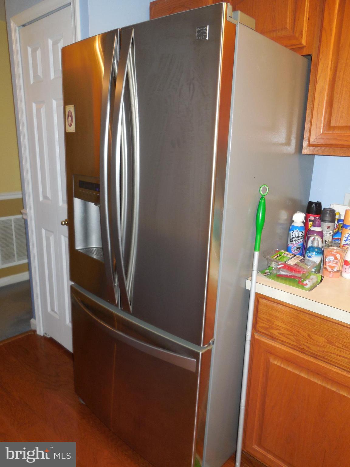 LAURELS CONDO - Residential