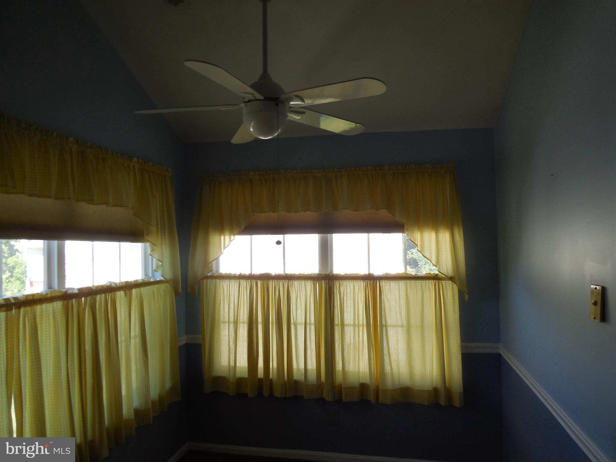 LAURELS CONDO - Residential