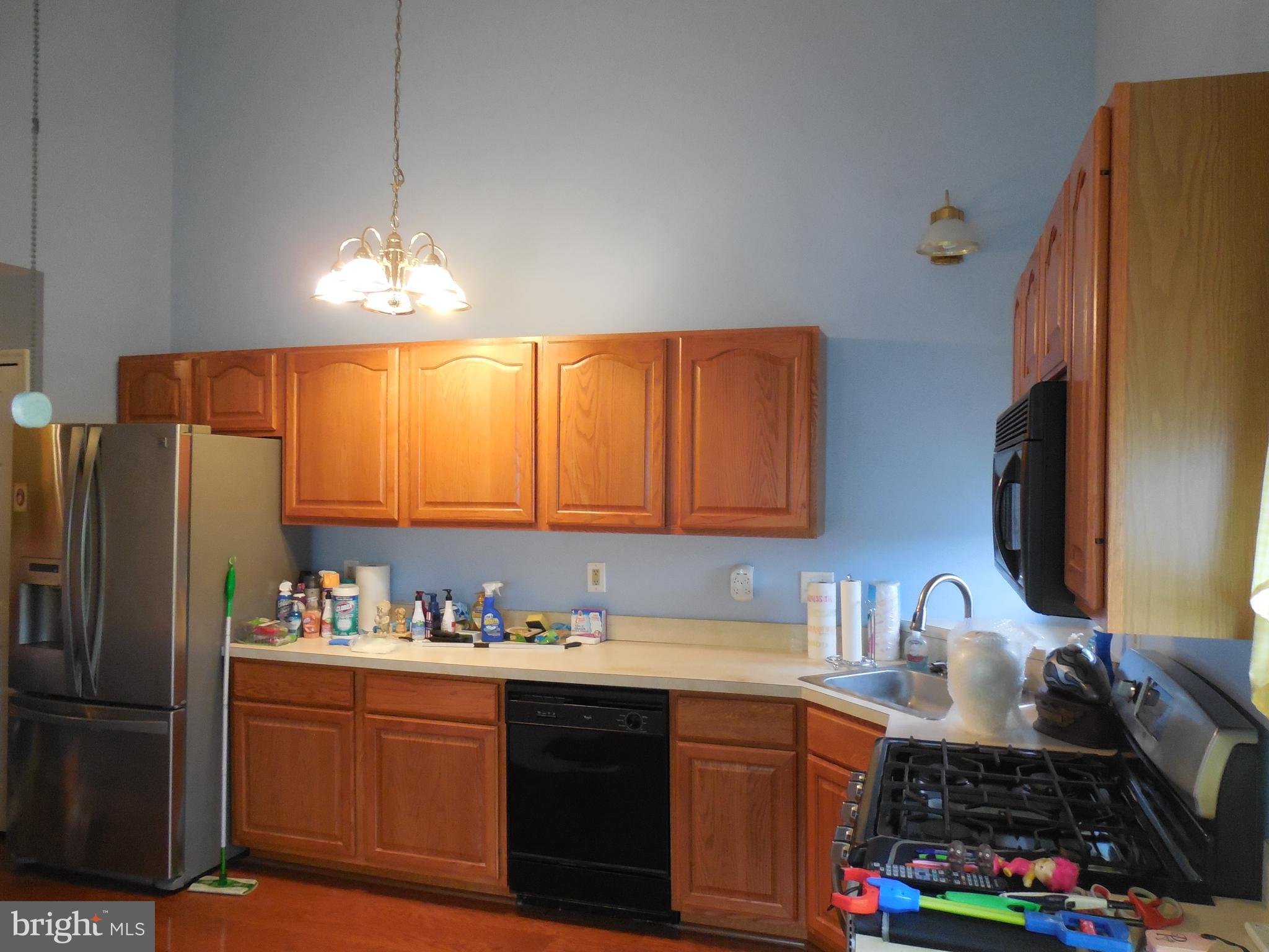 LAURELS CONDO - Residential