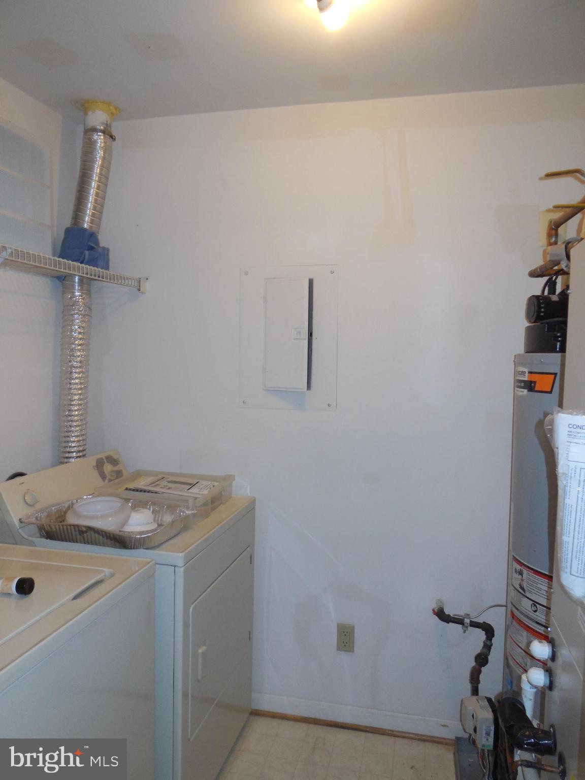 LAURELS CONDO - Residential