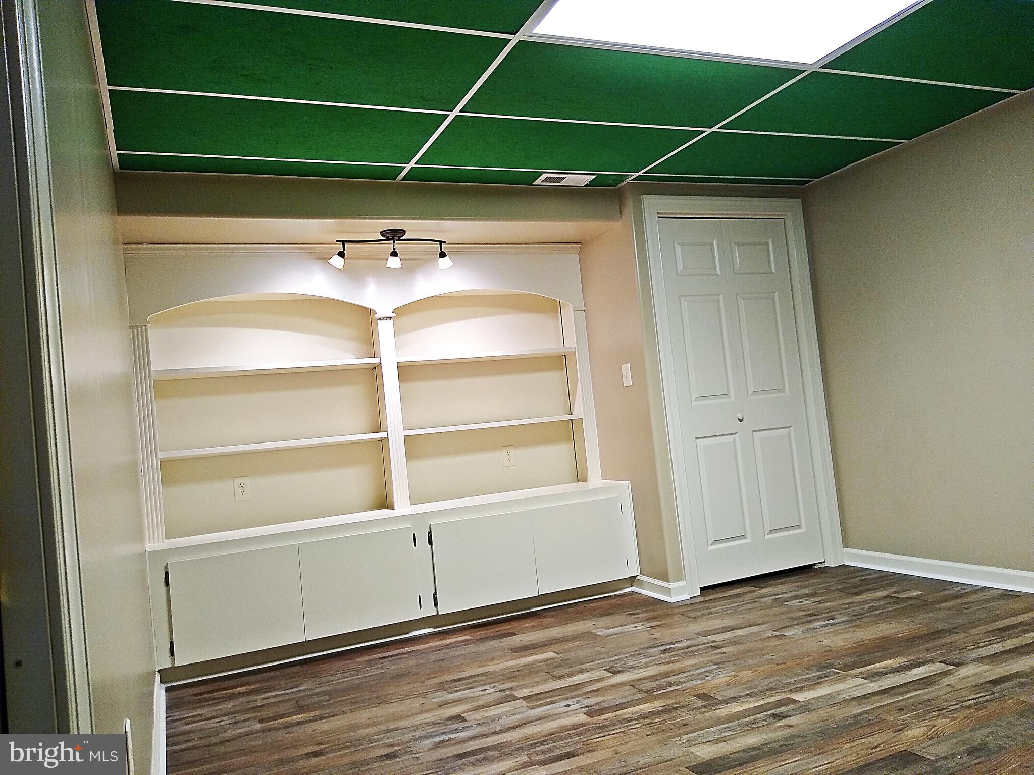 FAIRWAY MEADOWS - Residential