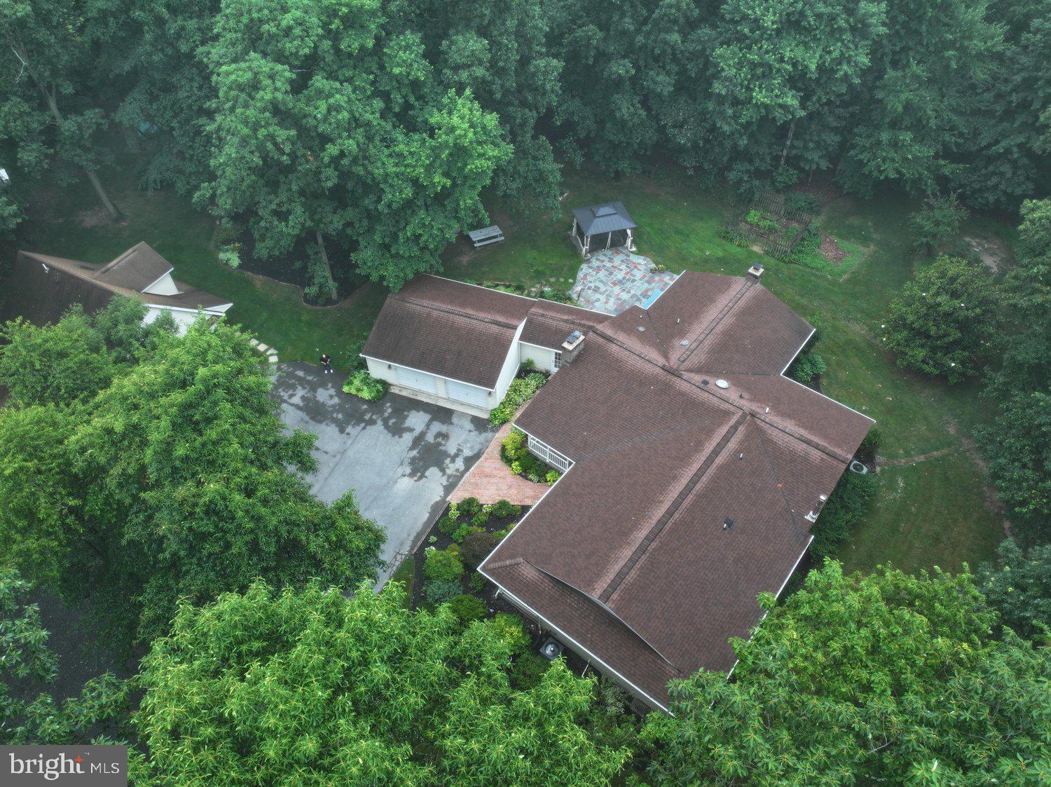 2404 BRADDOCK ROAD