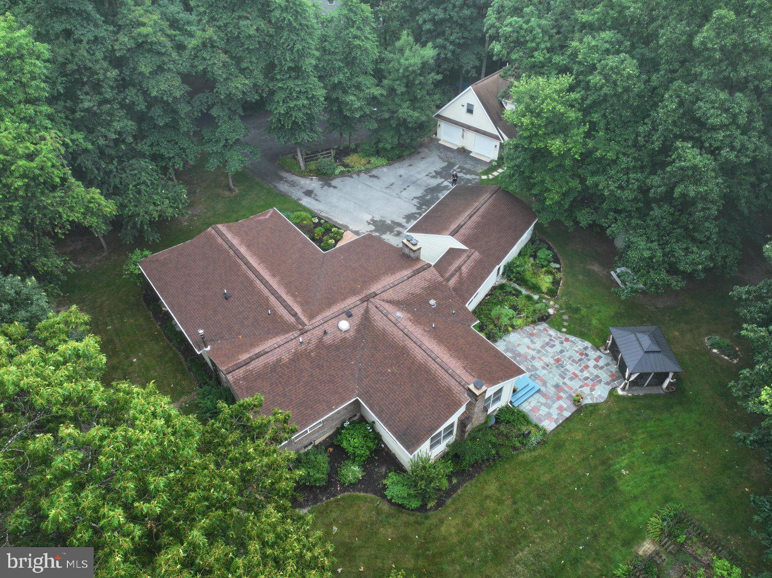 2404 BRADDOCK ROAD