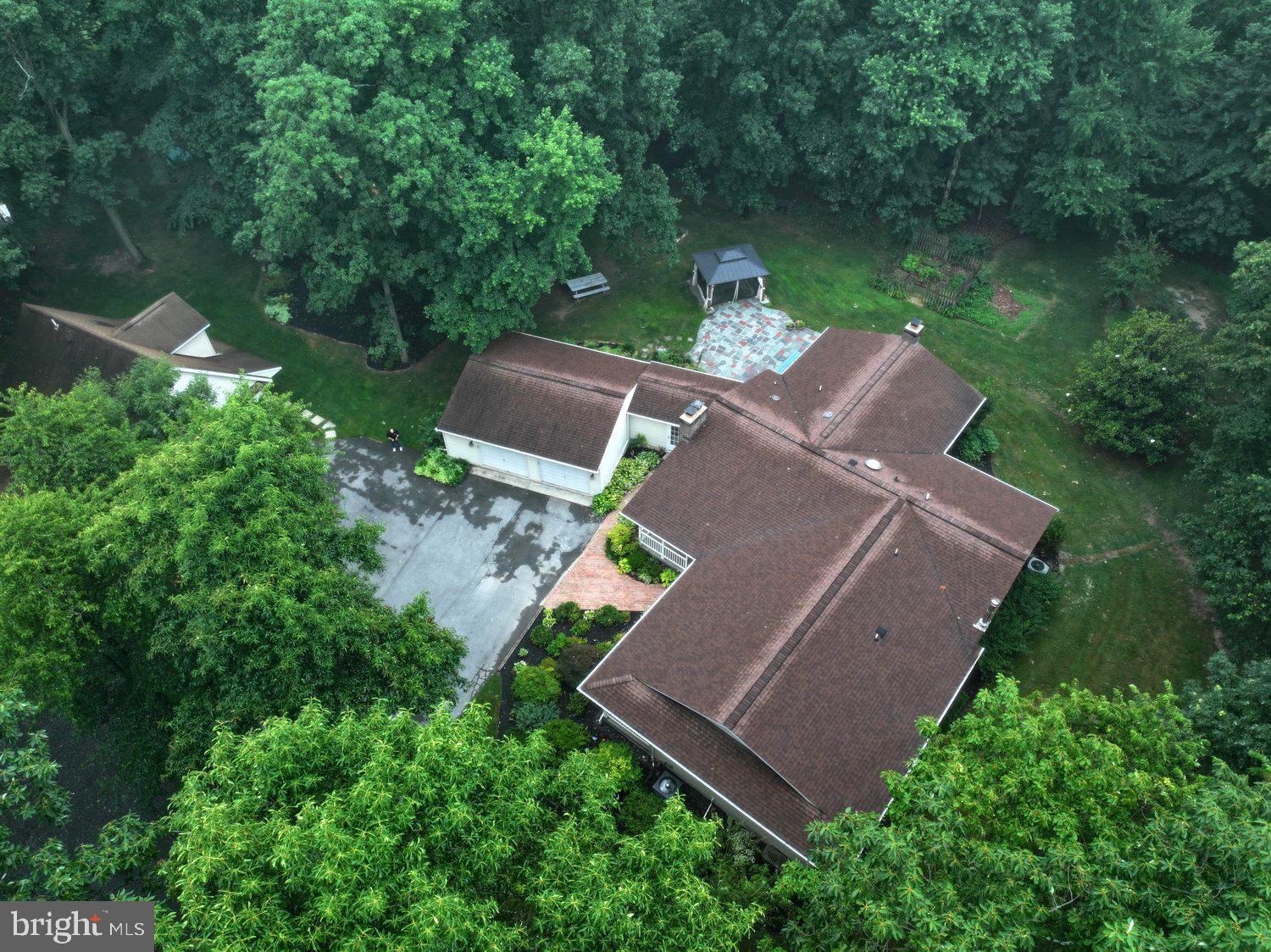 2404 BRADDOCK ROAD