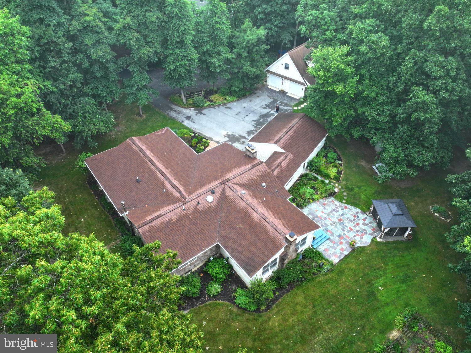 2404 BRADDOCK ROAD