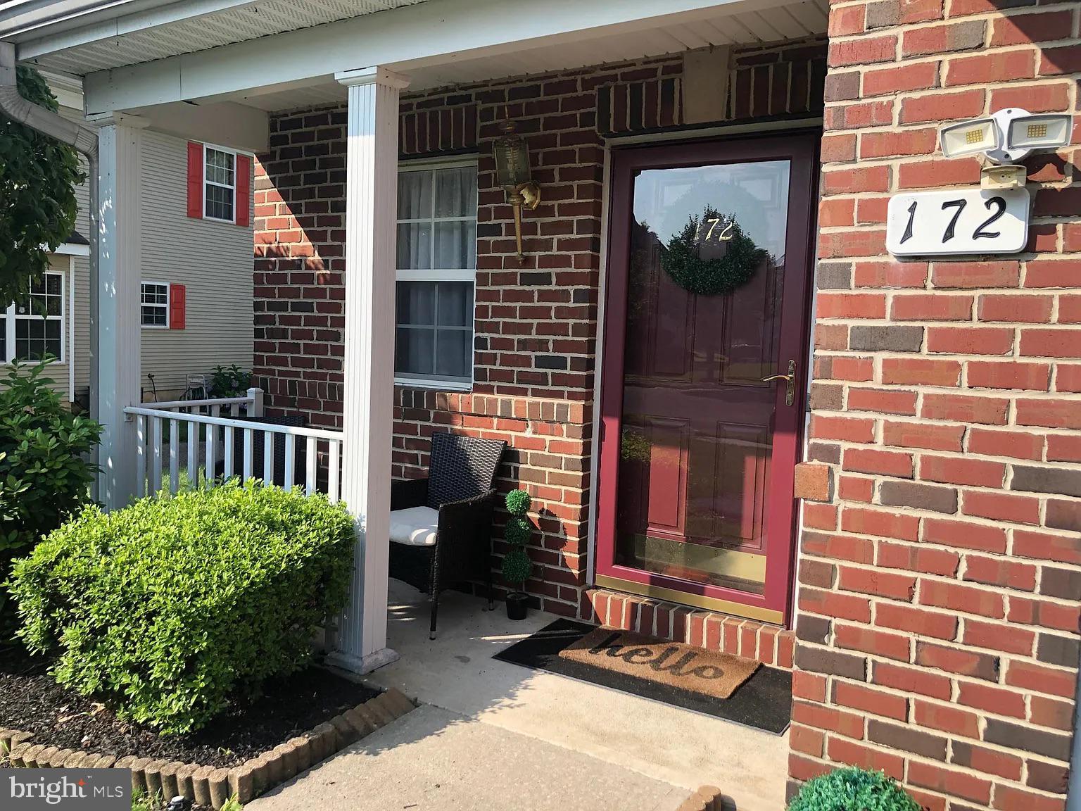 172 FOUNTAYNE LANE