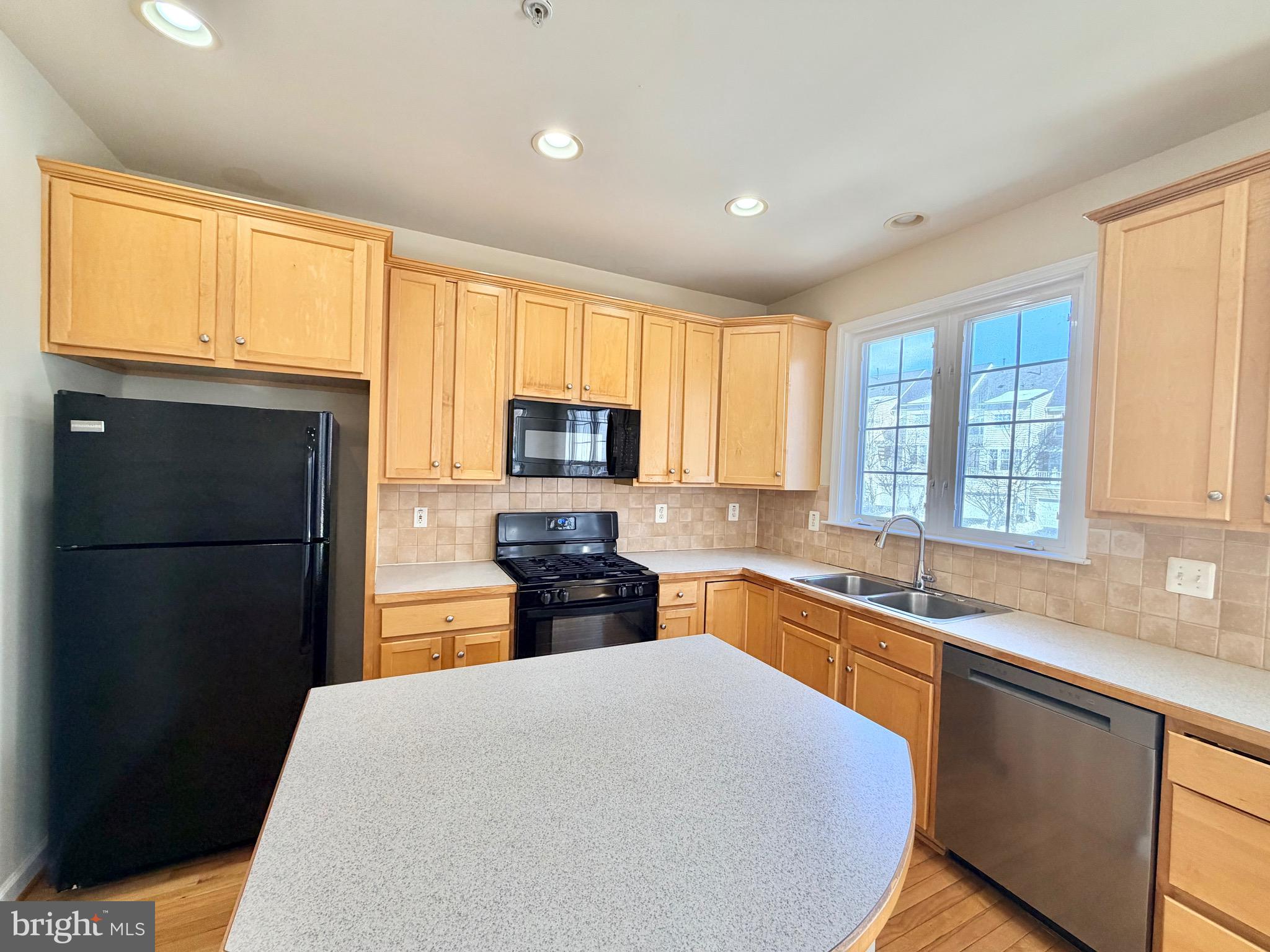 903 CRESTFIELD DRIVE