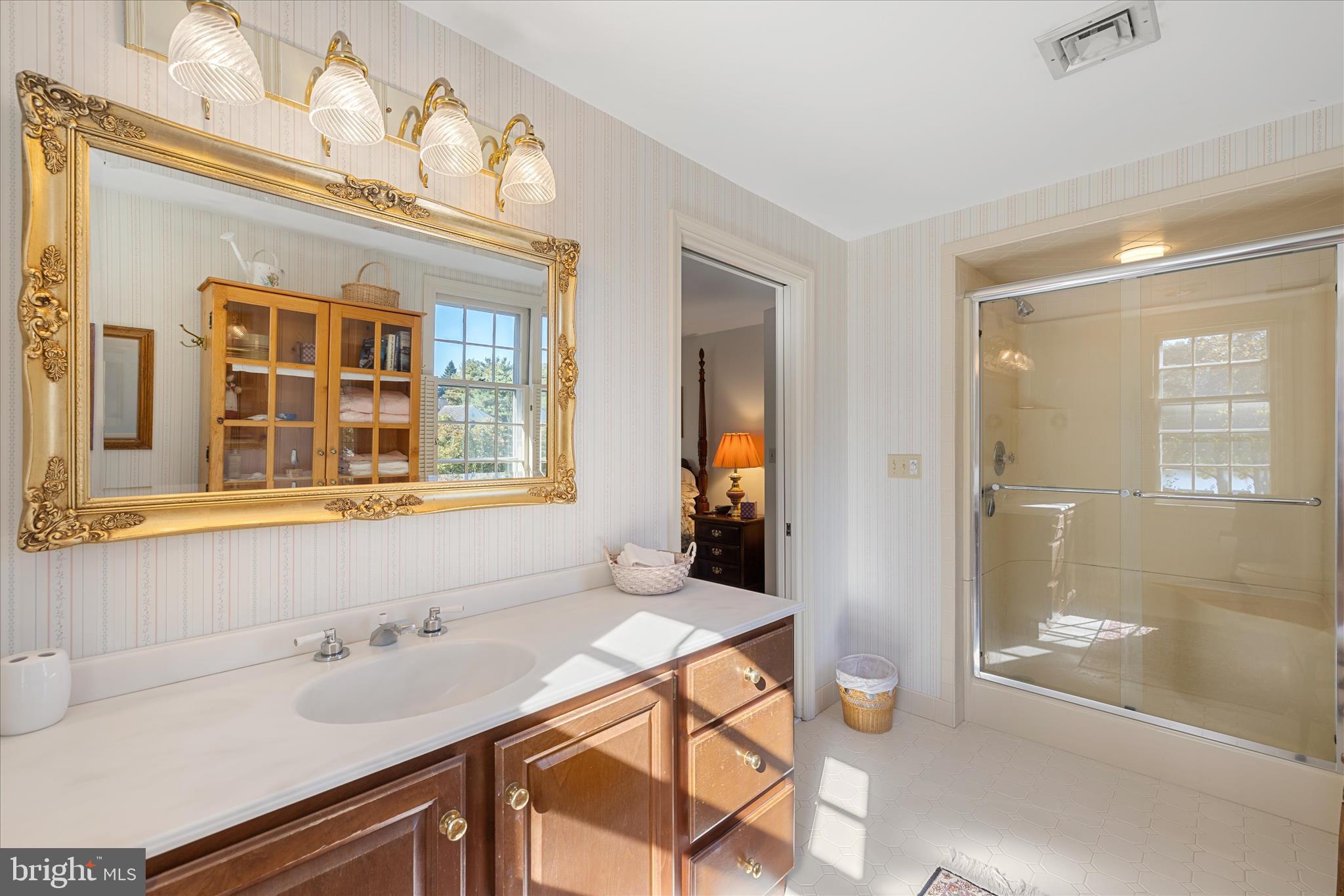 BAILEYS NECK - Residential