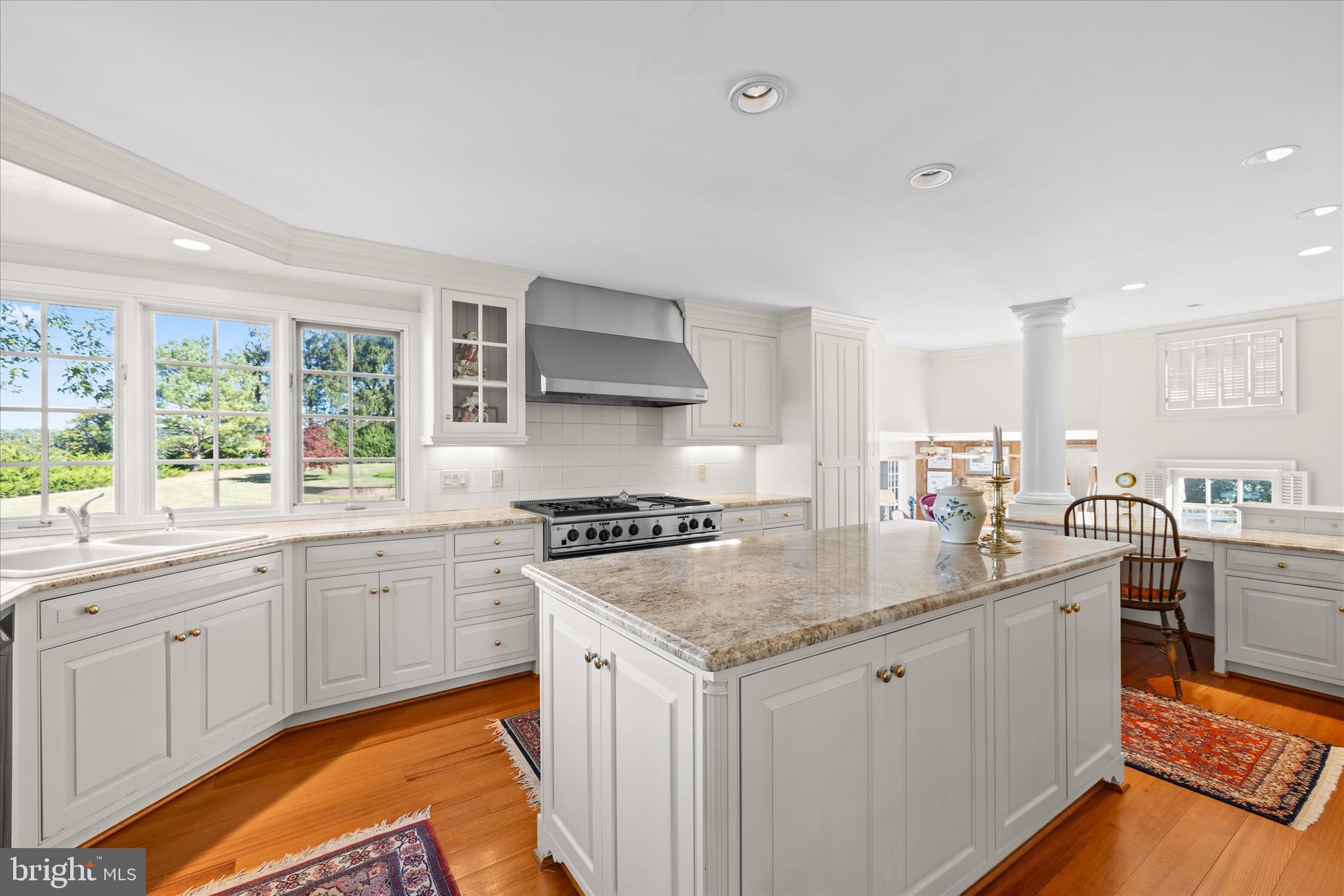 BAILEYS NECK - Residential