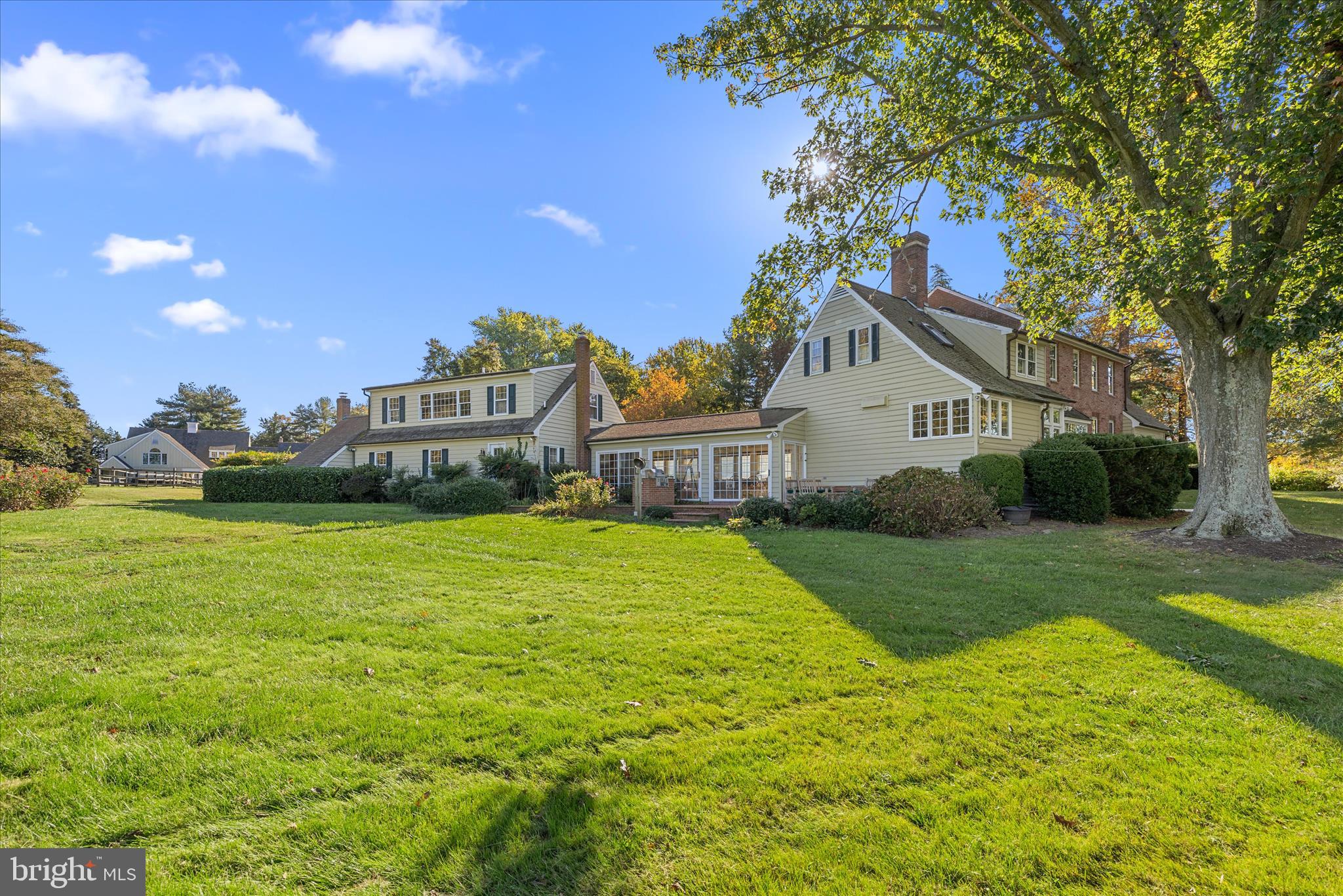 BAILEYS NECK - Residential