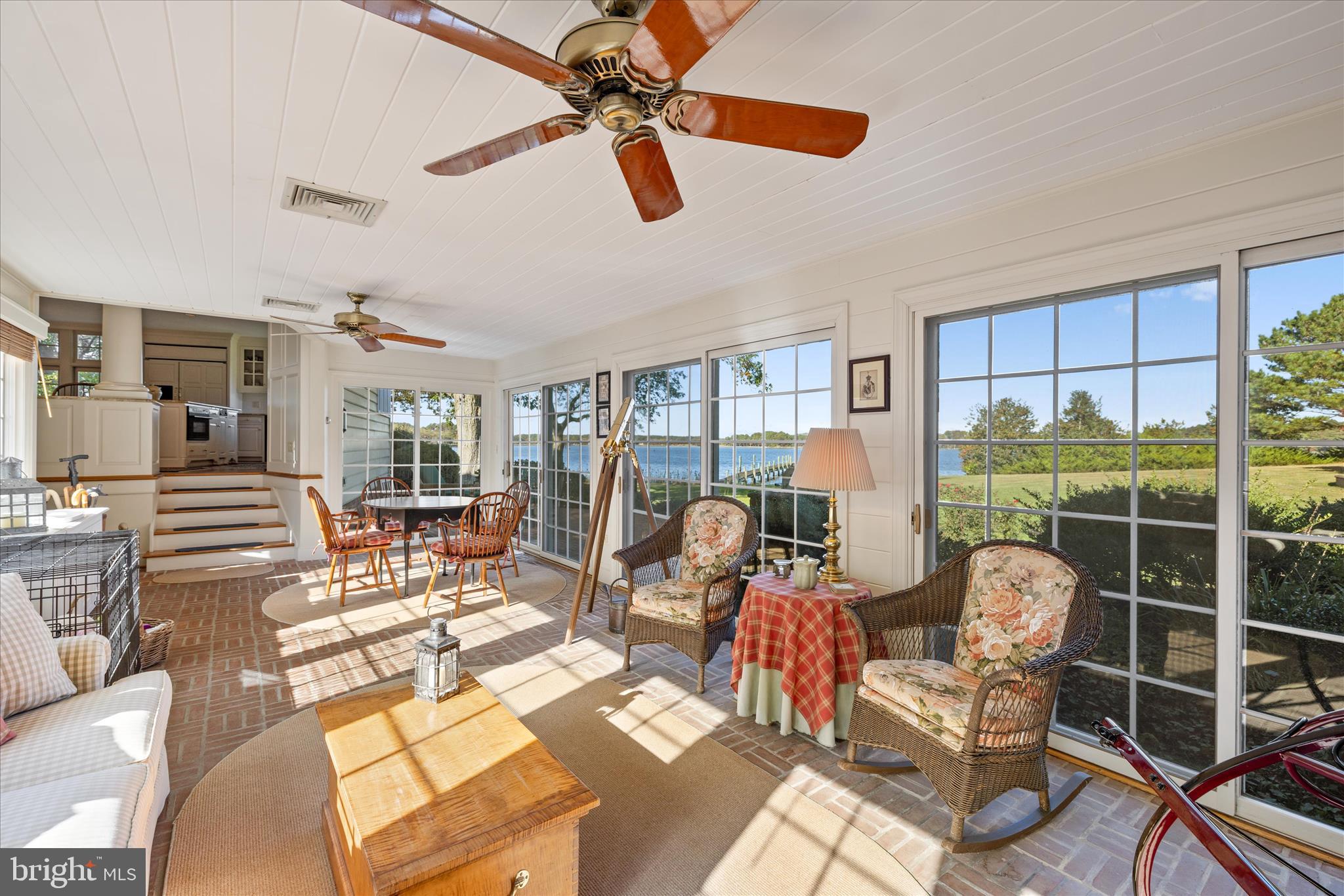 BAILEYS NECK - Residential