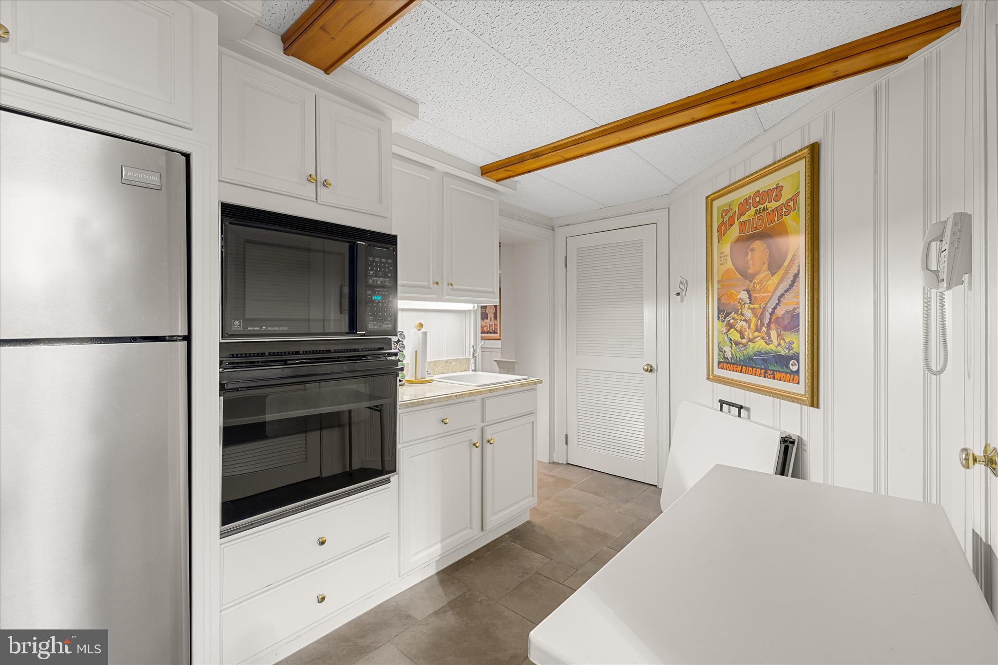 BAILEYS NECK - Residential