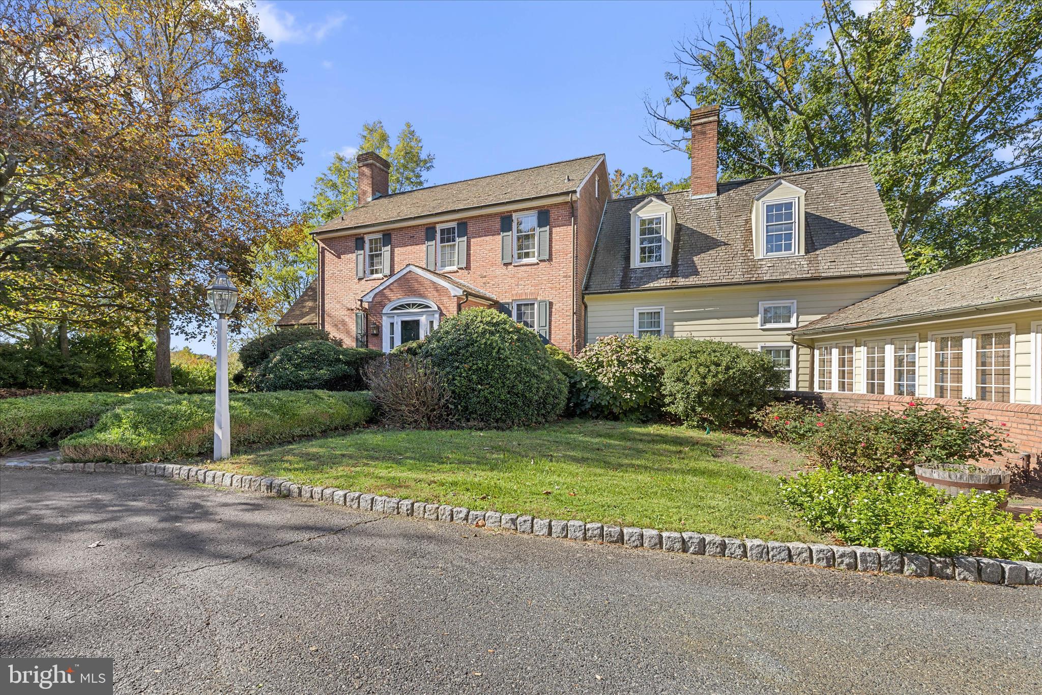 BAILEYS NECK - Residential