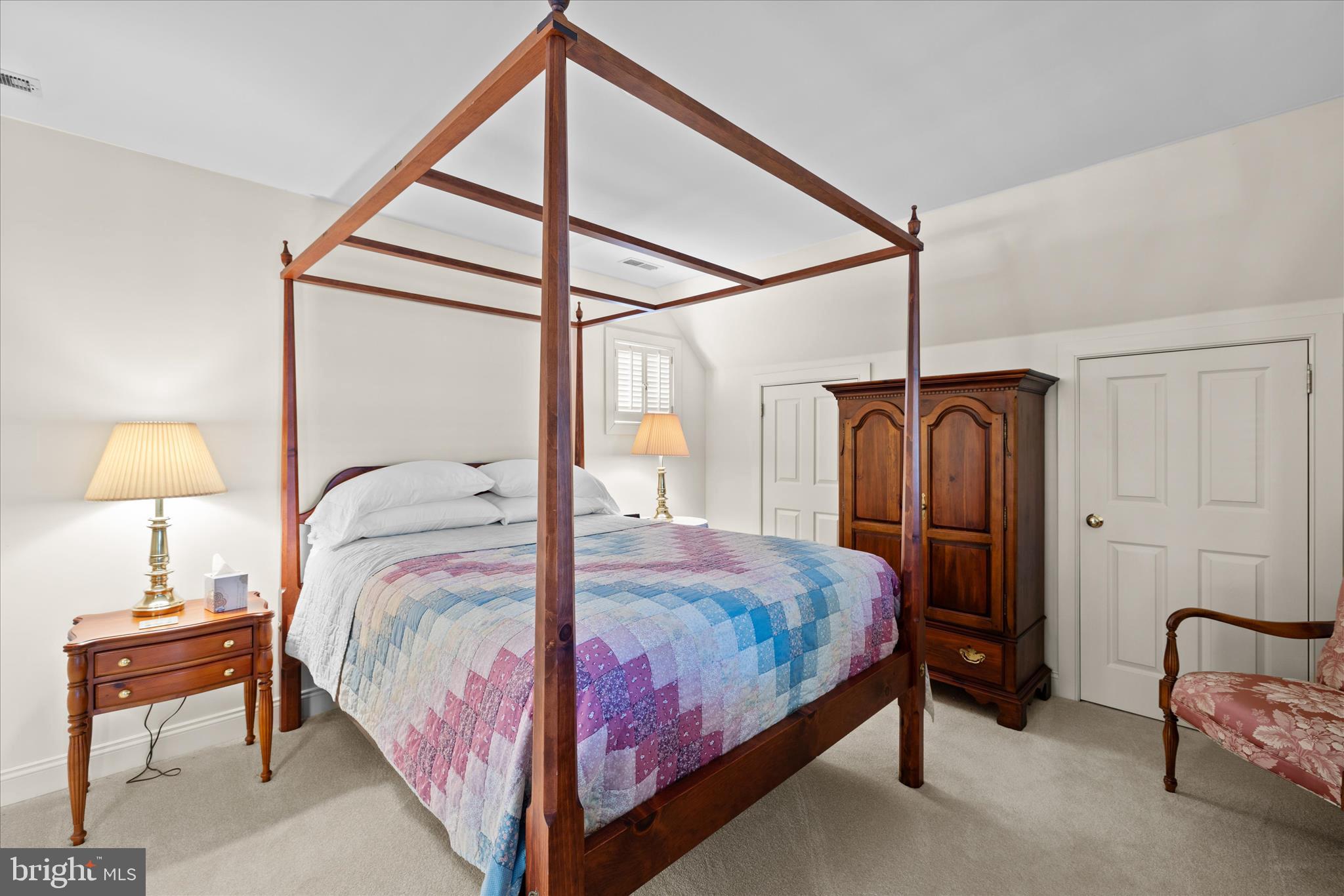 BAILEYS NECK - Residential