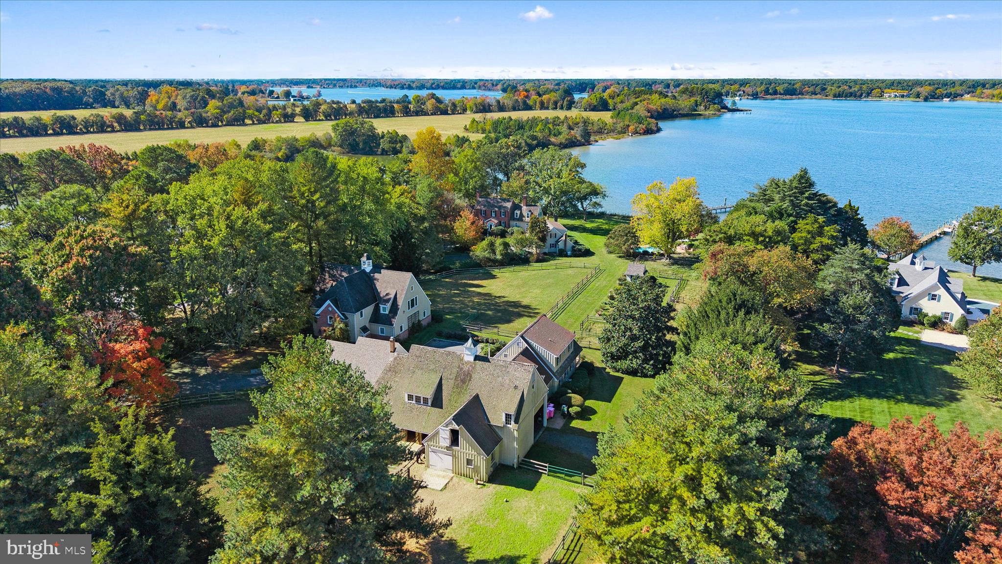 BAILEYS NECK - Residential