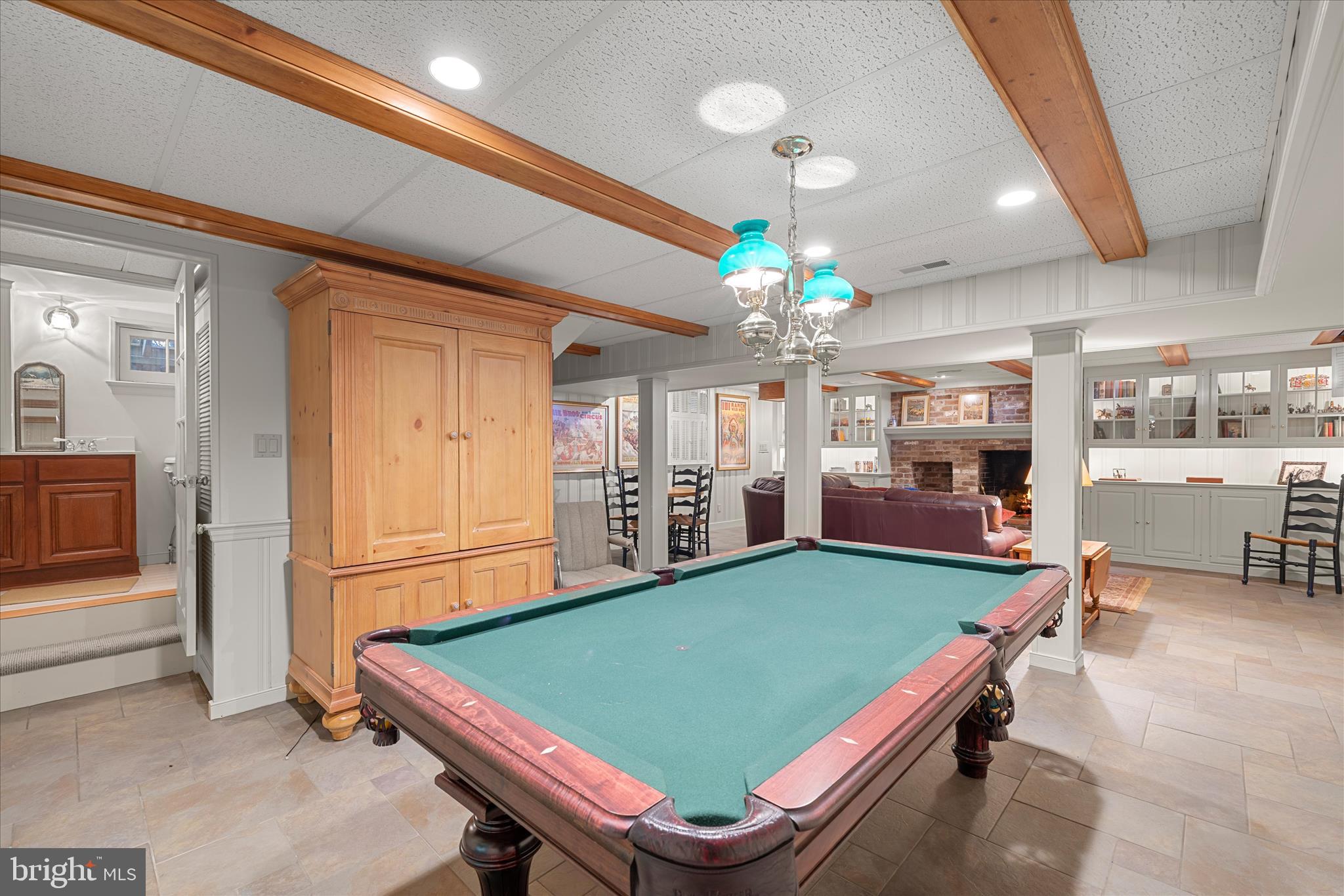 BAILEYS NECK - Residential